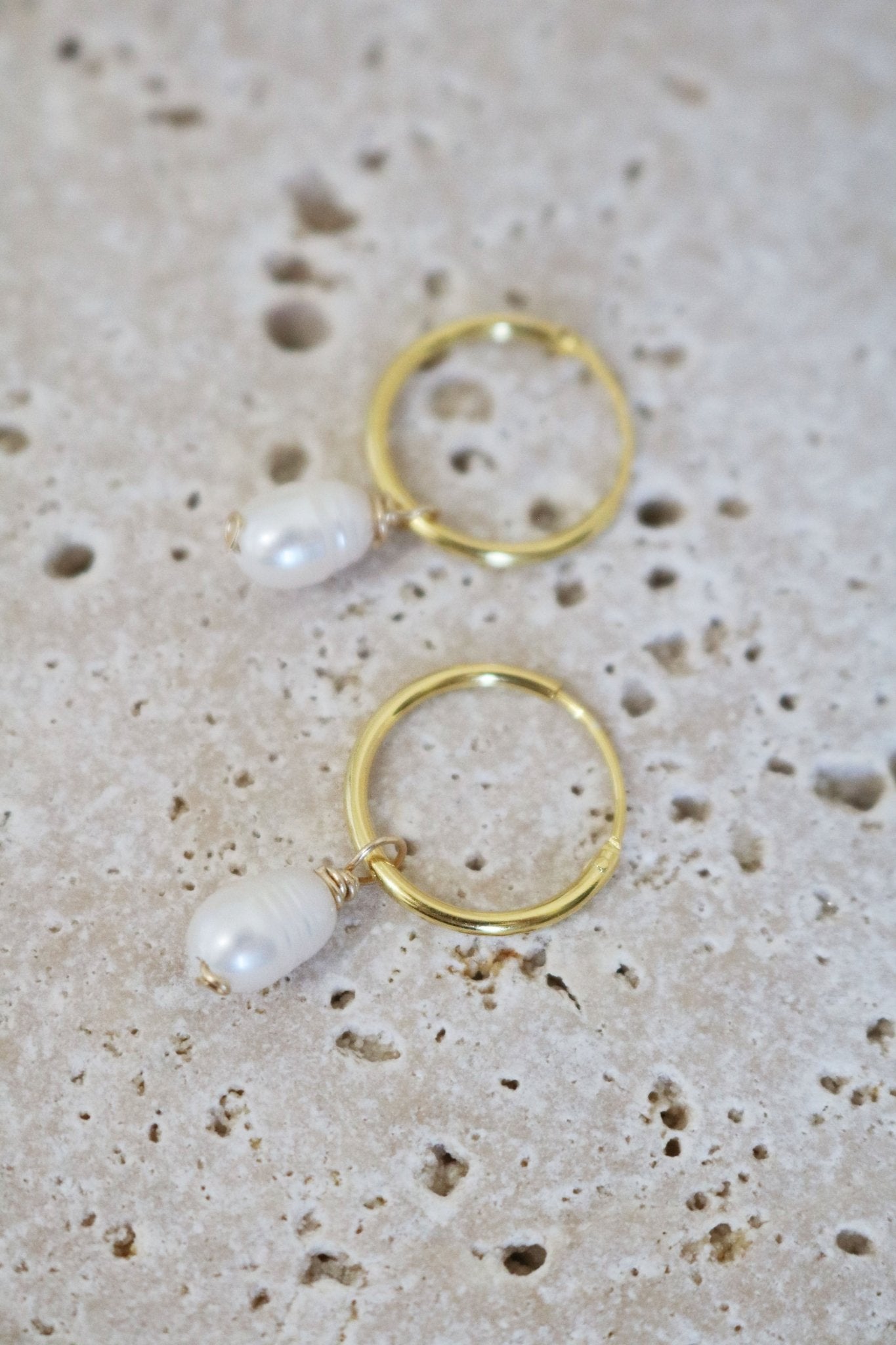 Golden wedding hoop earrings with freshwater pearls. Bridal jewelry Canada. Pearl jewelry Canada. Pearl Bridal jewelry Canada. Gold-filled jewelry Canada. Minimalist Bridal Jewelry. Canadian jewelry business. Organic pearl jewelry. Canadian handmade jewelry.