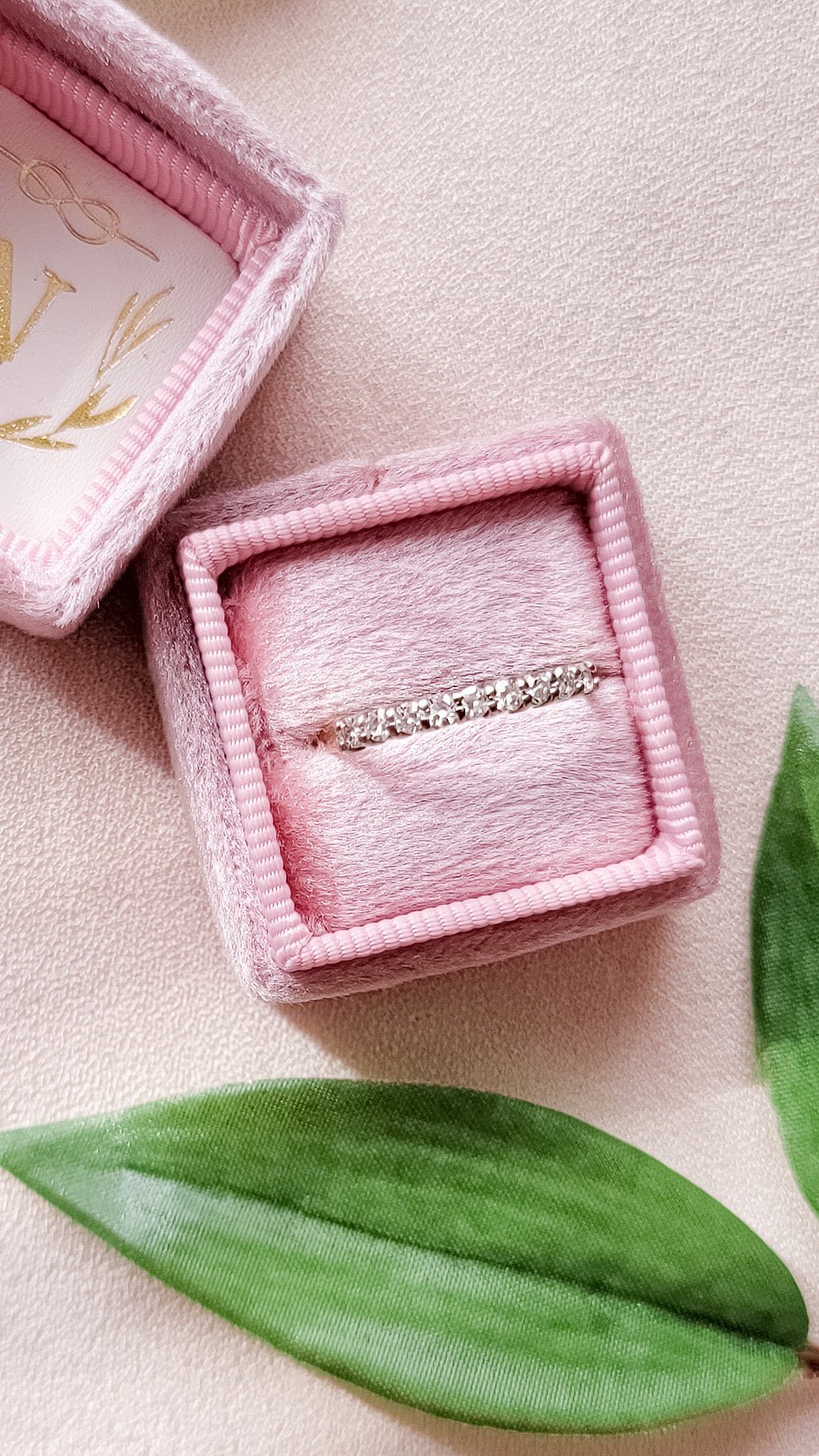 18k Gold Diamond Vintage Engagement Ring in a ring box surrounded by leaves. Antique Engagement Rings Canada. Canadian vintage engagement rings. Vintage engagement rings Canada. Bridal jewelry Canada. Canadian weddings. Wedding Canada. Canadian jewelry brands. Affordable Canadian jewelry brands. Canadian bridal jewelry. Woman-owned Canadian jewelry brand. Canadian jewelry business.