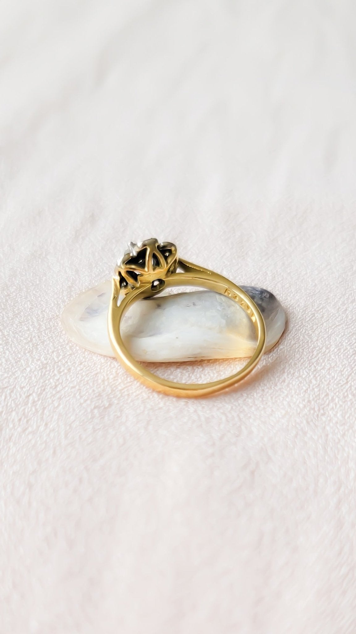 Back view of the Posy 18ct Yellow and White Gold Diamond Flower Vintage Engagement Ring and stamp. Antique Engagement Rings Canada. Canadian vintage engagement rings. Vintage engagement rings Canada. Bridal jewelry Canada. Canadian weddings. Wedding Canada. Canadian jewelry brands. Affordable Canadian jewelry brands. Canadian jewelry business.