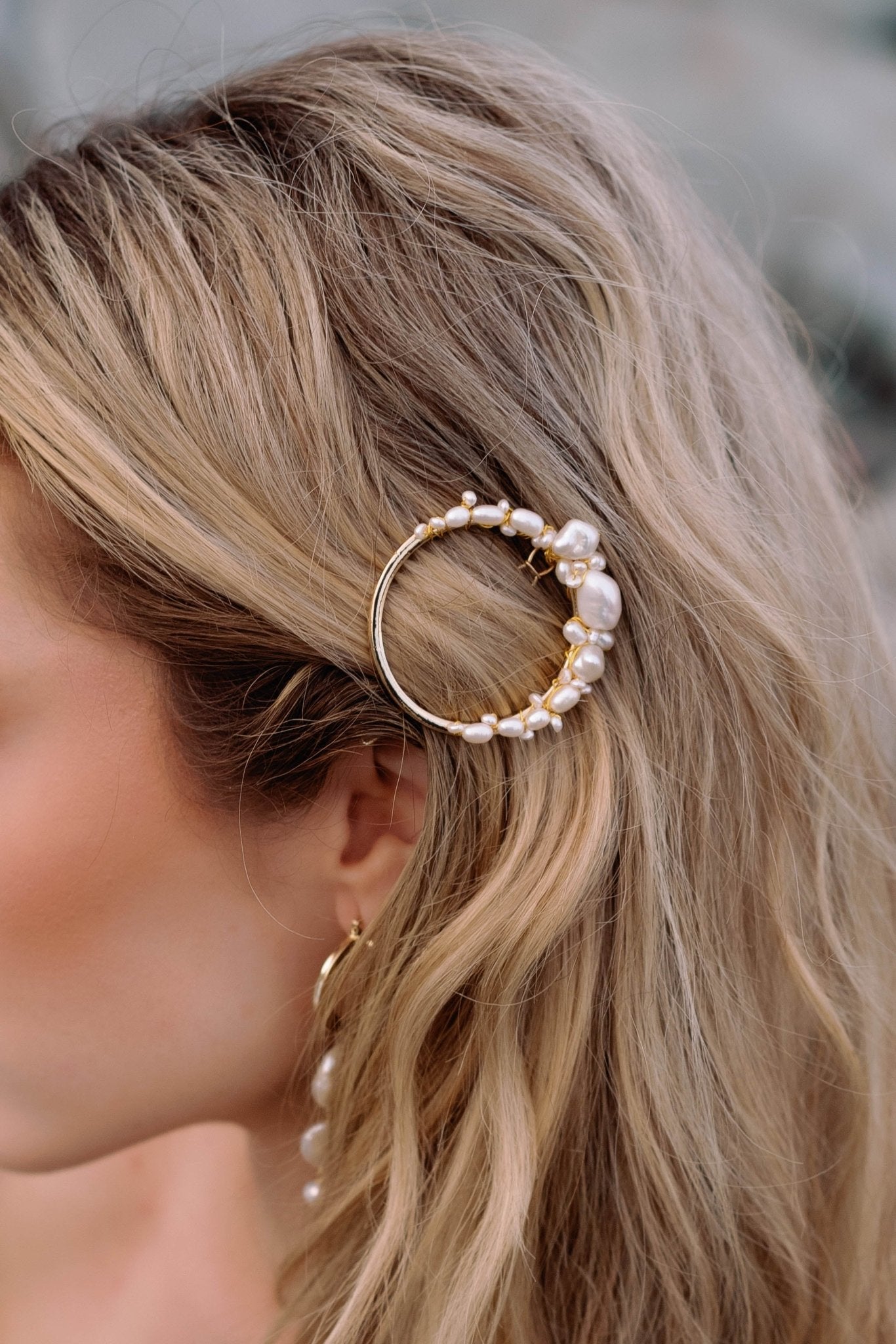 Freshwater pearl clustered circle hair barrette sweeps bridal hair back. Organic pearl accessories. Pearl Bridal Hair Accessories. Pearl Bridal Accessories. Bridal Hair Accessories. Bridal Accessories. Canadian Bridal Accessories. Handmade Canadian Accessories. Canadian handmade Accessories. Canadian weddings. Wedding Canada.