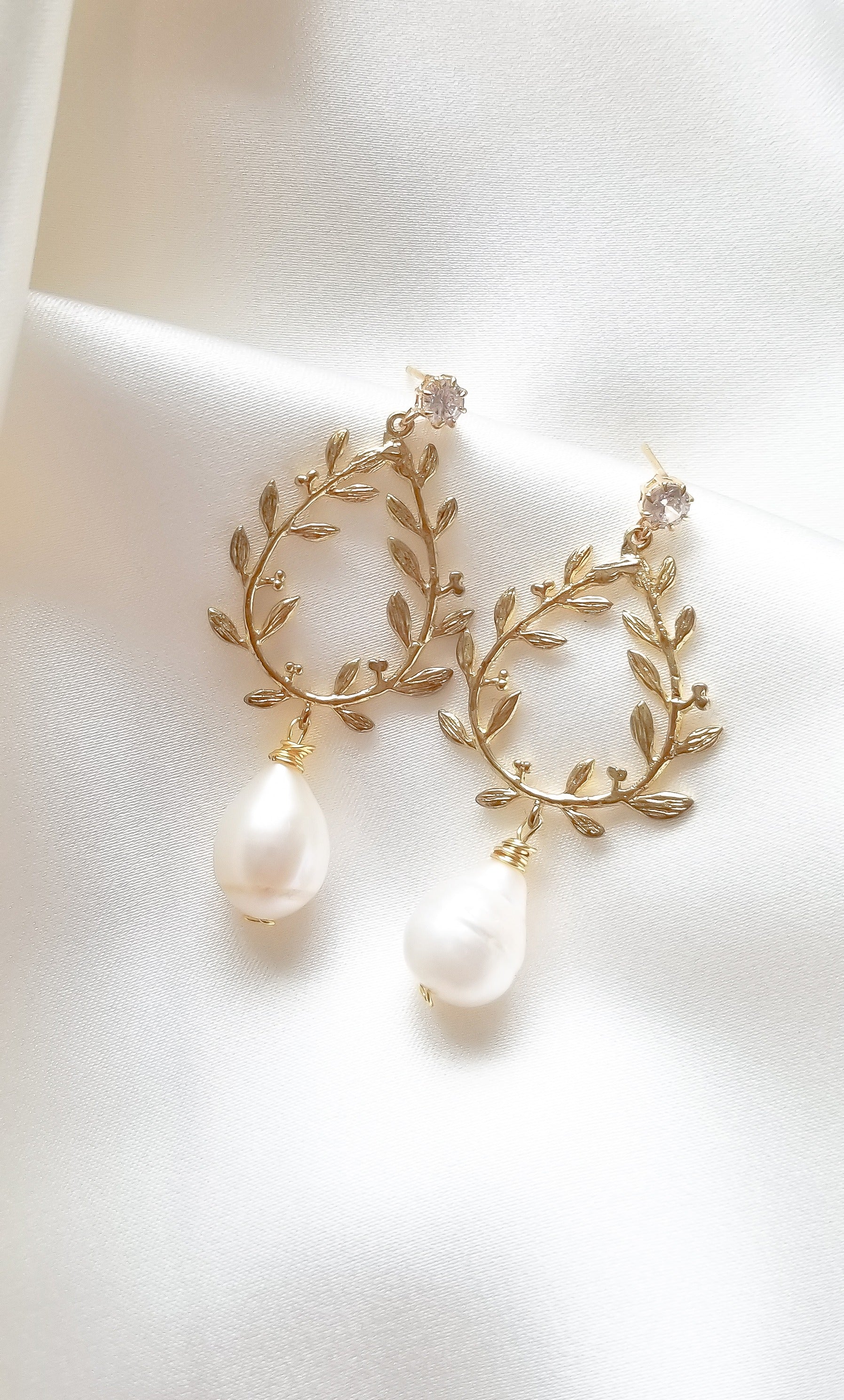 Cassia Laurel Leaf and Fresh Water Pearl Diamond Earrings-6