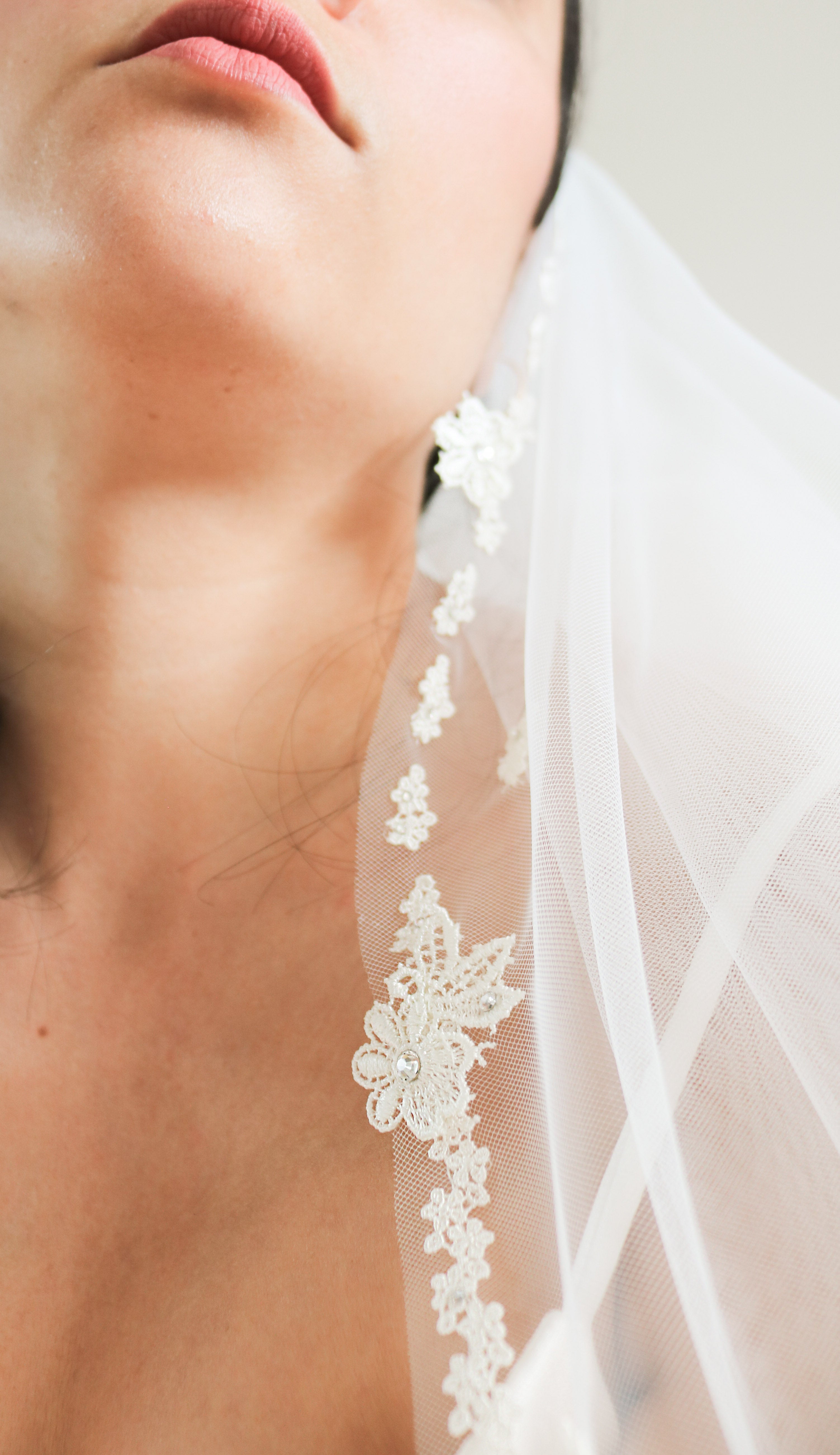 Eislyn Floral Wedding Veil in Off-white and Ivory-1