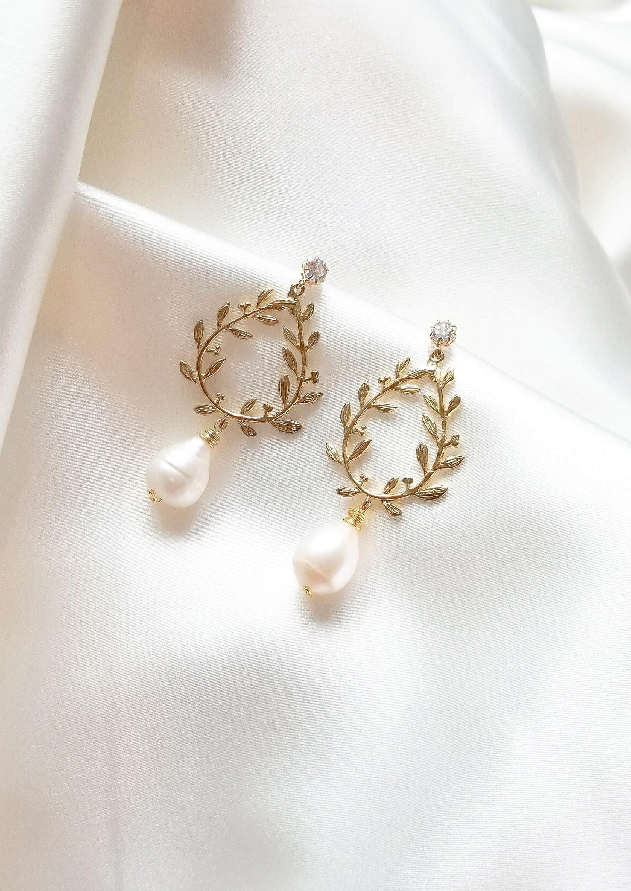 Cassia Laurel Leaf and Fresh Water Pearl Diamond Earrings-8