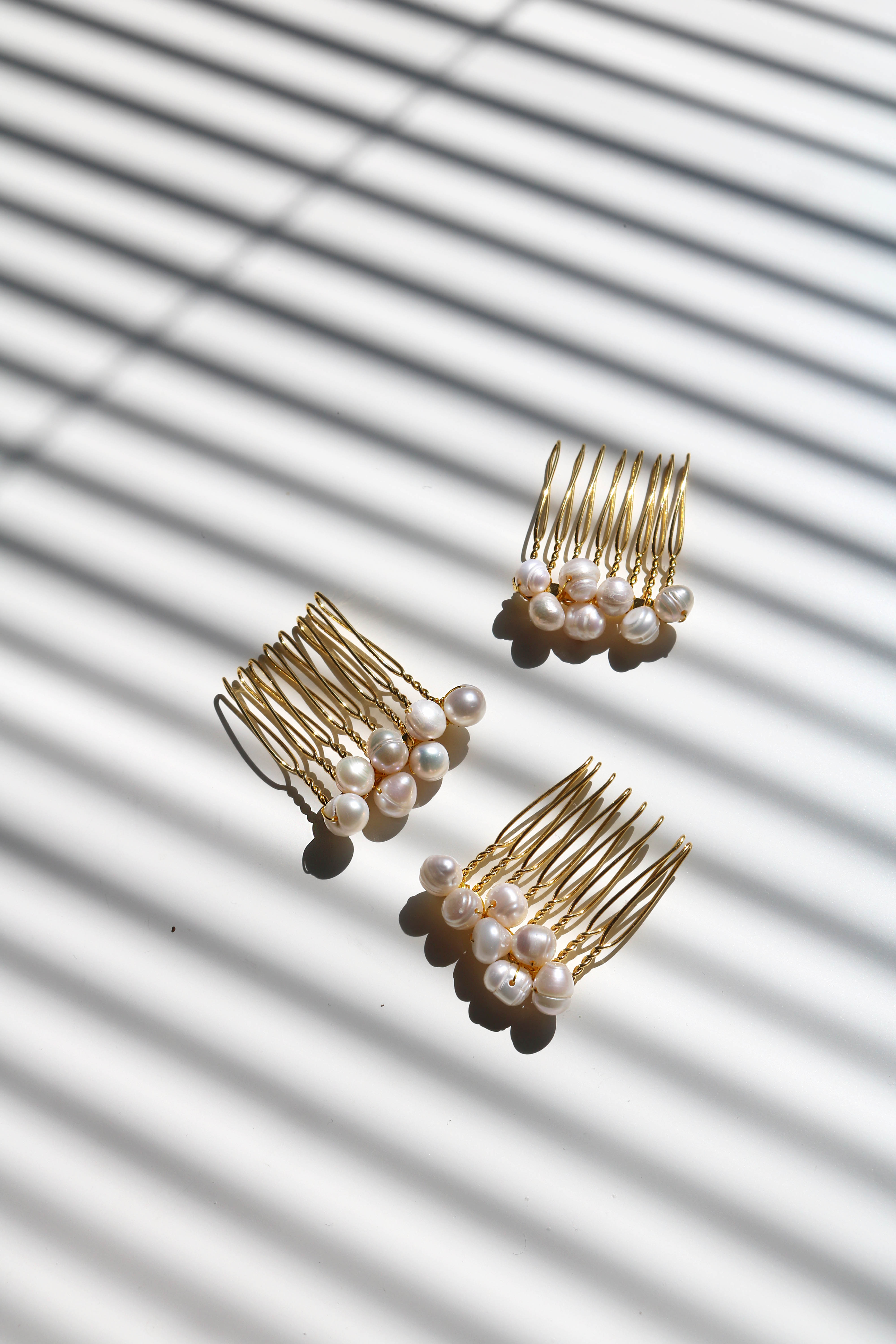 Adelle Pearl Comb no.03-2