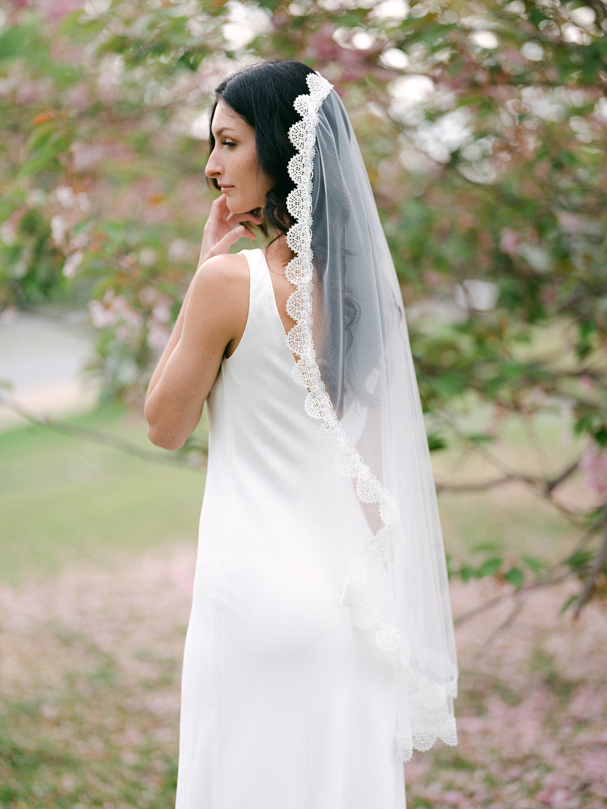 Julieta Lace Mantilla Wedding Veil-9