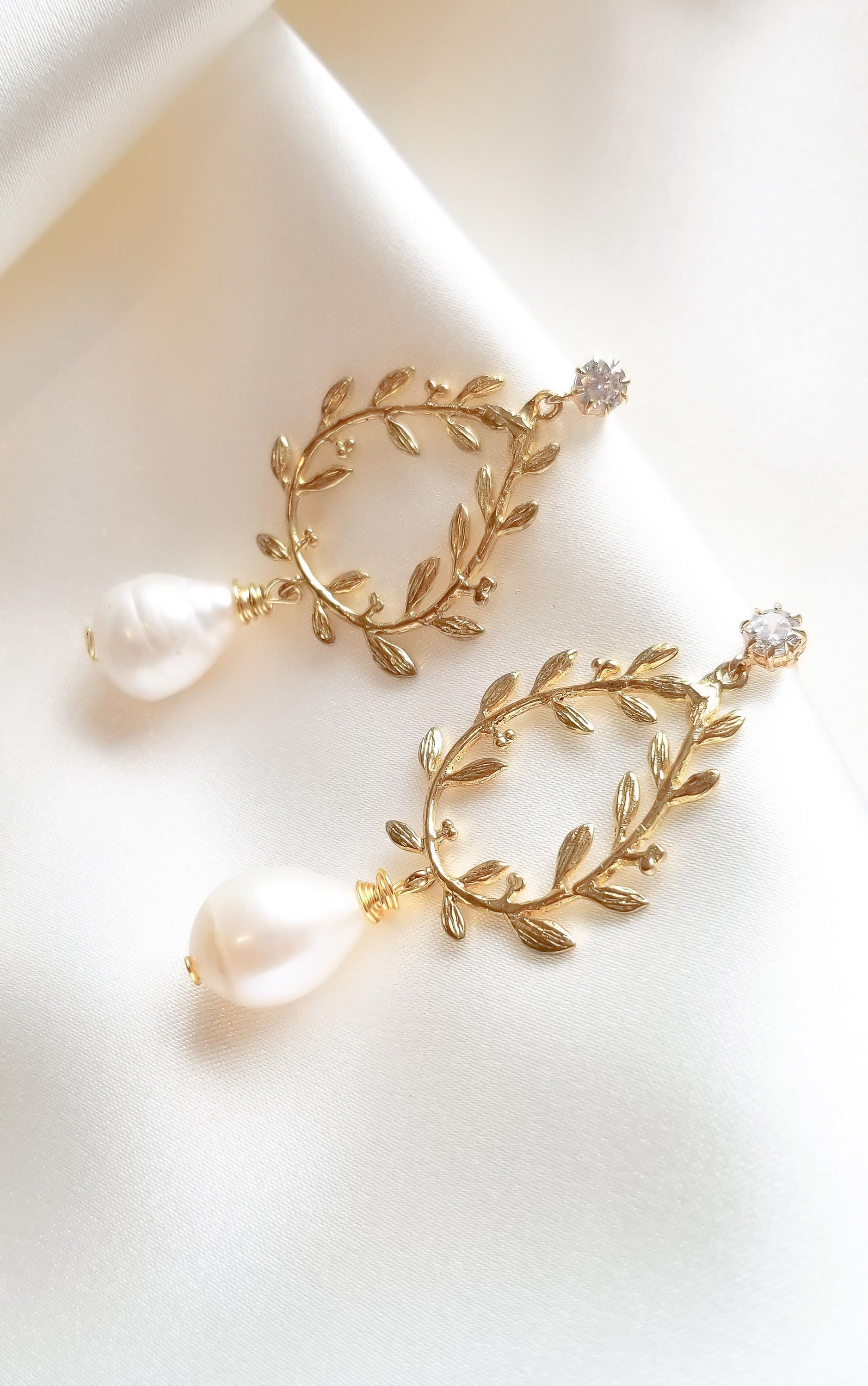 Cassia Laurel Leaf and Fresh Water Pearl Diamond Earrings-7