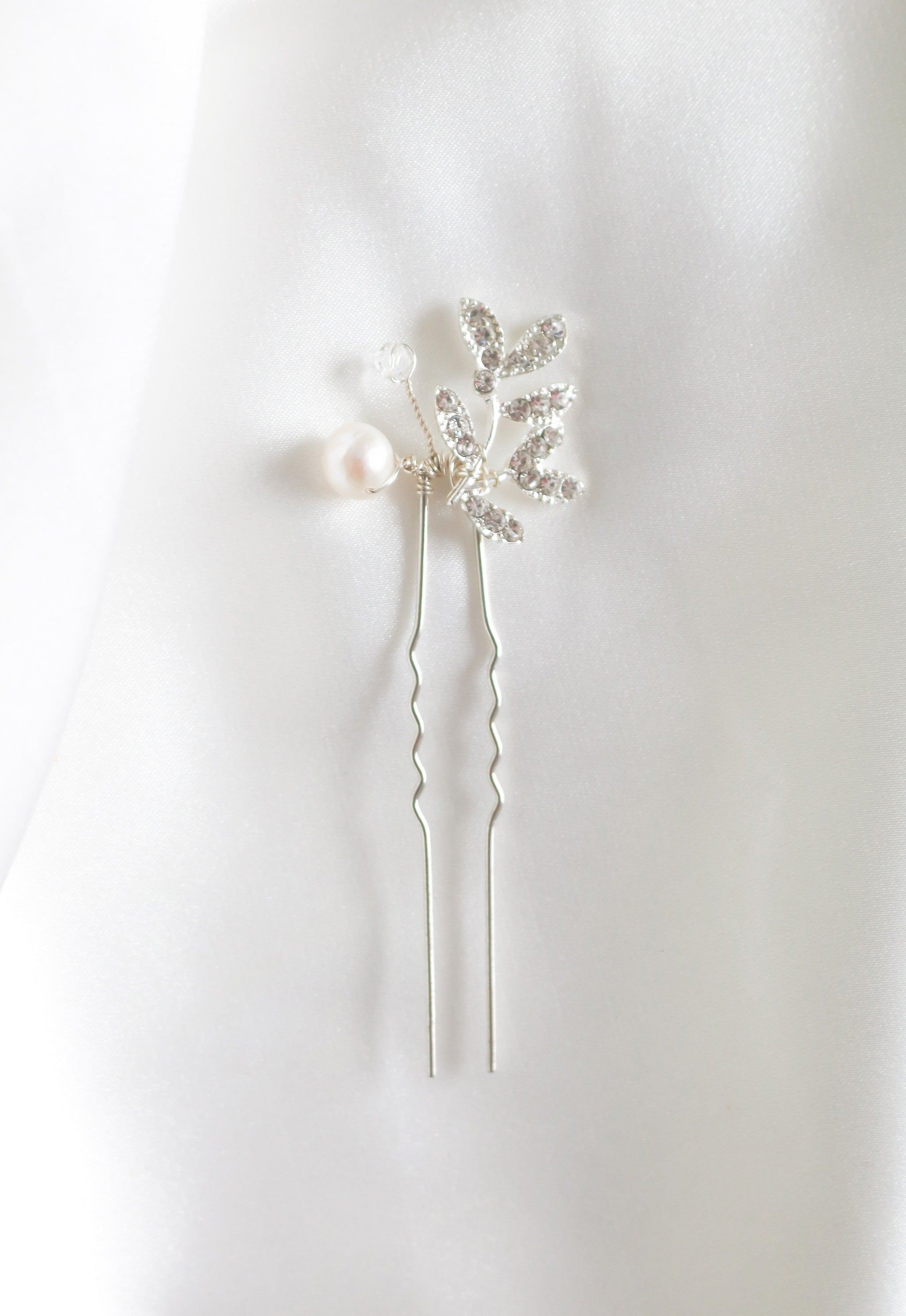 Eira Crystal Leaf and Pearl Hairpin-1