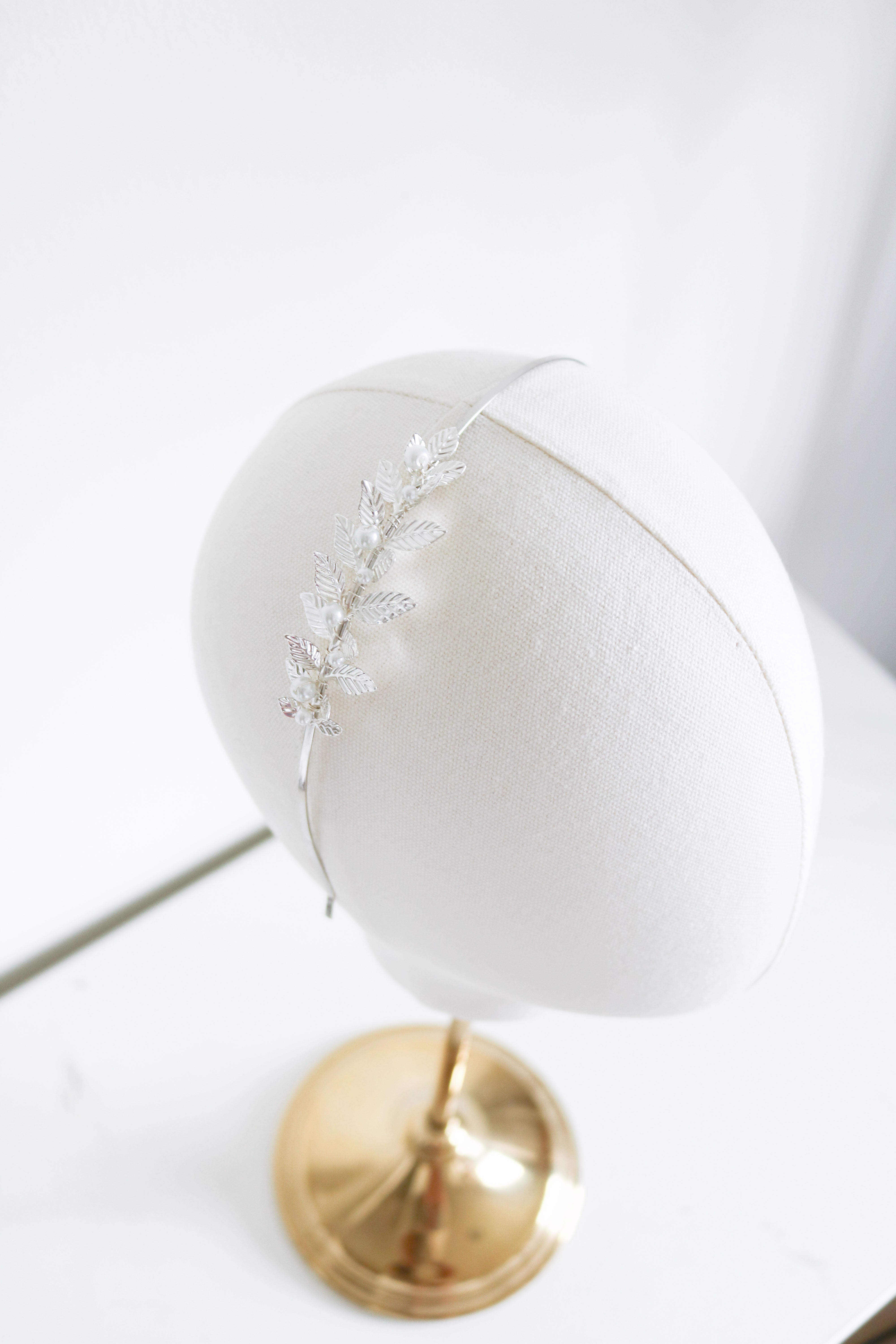 Dione - Mini Leaf and Pearl Headband-3