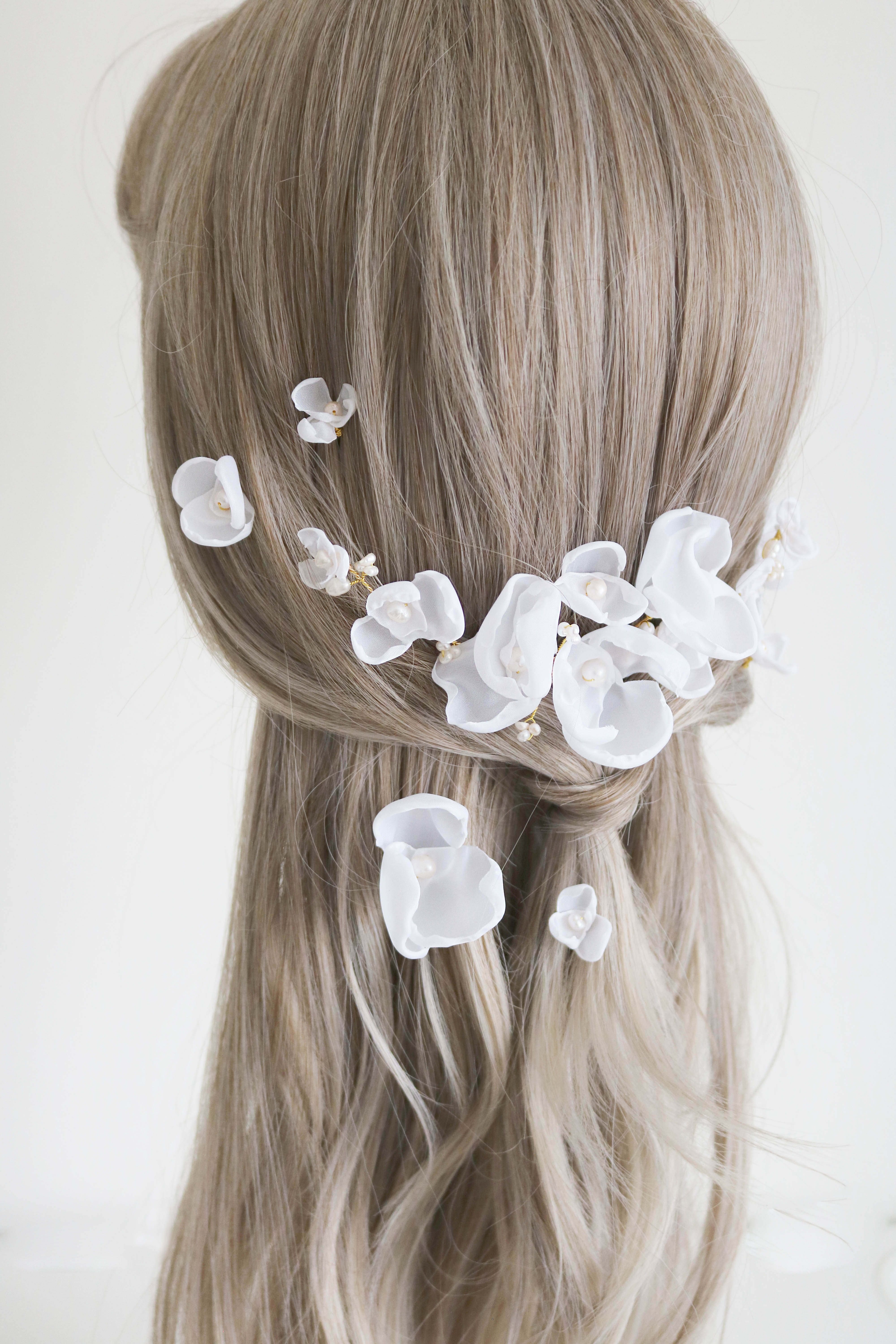 Averie Floral and Organic Pearl Hairpiece-7