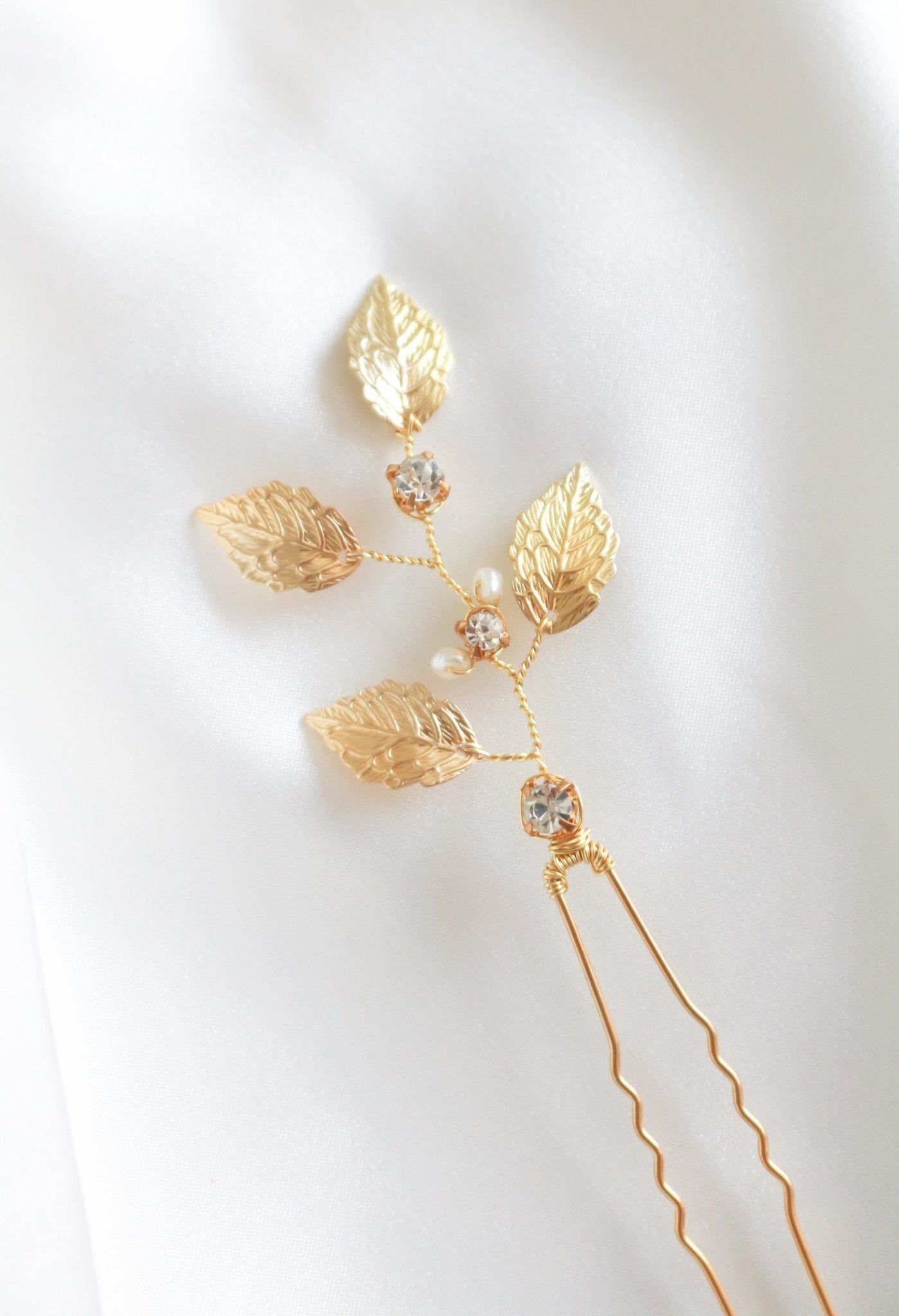 Aelia Leaf and Crystal Fresh Water Pearl Hairpin in gold for brides.