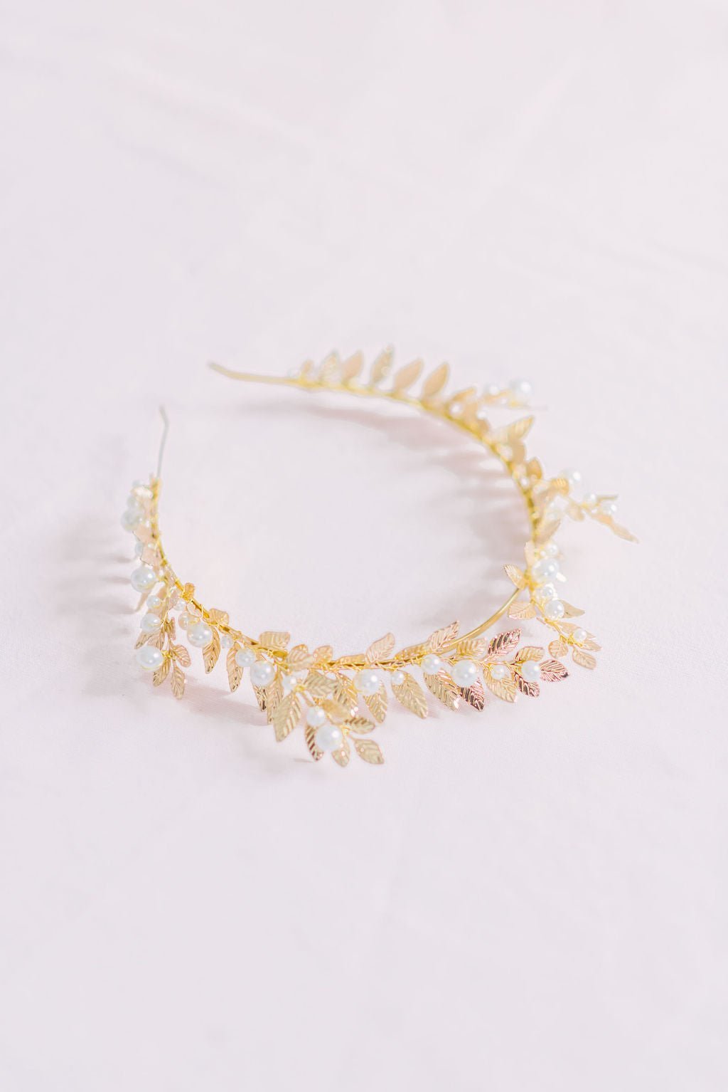 Golden laurel crown with freshwater pearls.