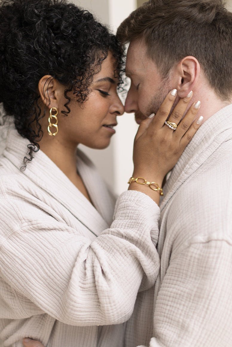 Woman wearing the gold-filled large link Girlfriend chain bracelet. Gold-filled jewelry Canada.