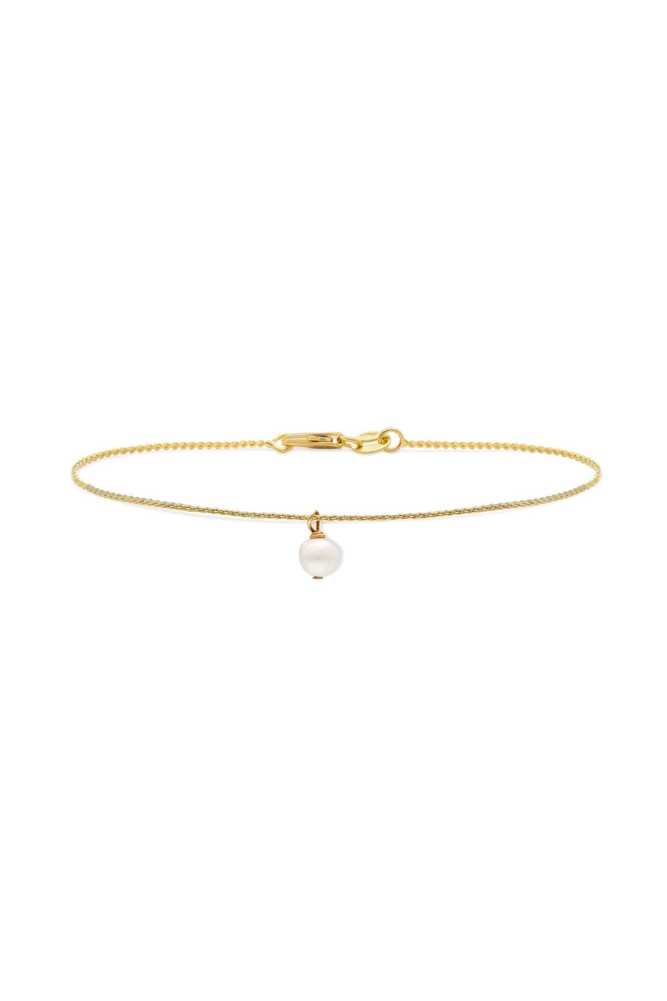 Dainty gold-filled bracelet with floating freshwater pearl. 